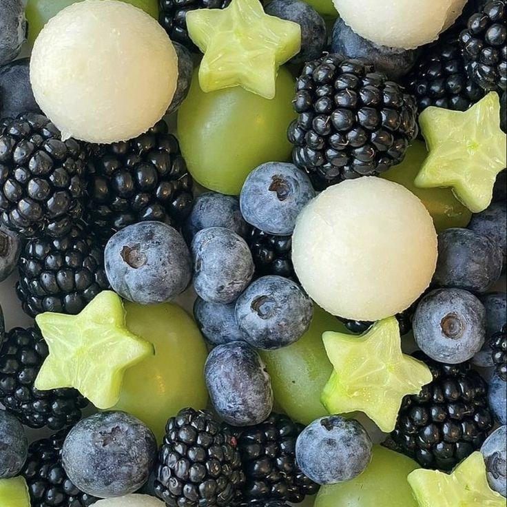 Farmer's Finest Berries: Hand-Selected Sunshine Fruits